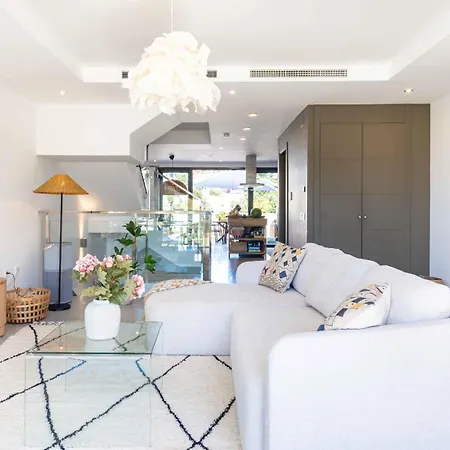 Holiday home Modern Newbuild Townhouse With Quality Furniture